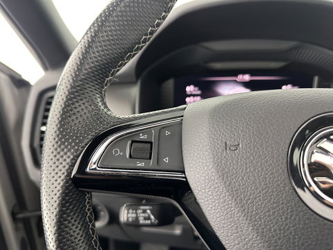 Škoda Kodiaq 1.5 TSI Sportline Business Aut. *PANO | LEATHER-ALCANTARA | FULL-LED | ADAPTIVE-CRUISE | BLIND-SPOT | MEMORY-PACK | CANTON-SOUND | CAMERA | KEYLESS | DIGI-COCKPIT | SPORT/HEATED-SEATS | DAB+ | AMBIENT-LIGHT | CARBON |