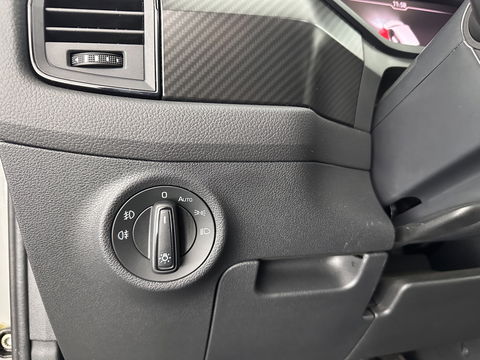 Škoda Kodiaq 1.5 TSI Sportline Business Aut. *PANO | LEATHER-ALCANTARA | FULL-LED | ADAPTIVE-CRUISE | BLIND-SPOT | MEMORY-PACK | CANTON-SOUND | CAMERA | KEYLESS | DIGI-COCKPIT | SPORT/HEATED-SEATS | DAB+ | AMBIENT-LIGHT | CARBON |