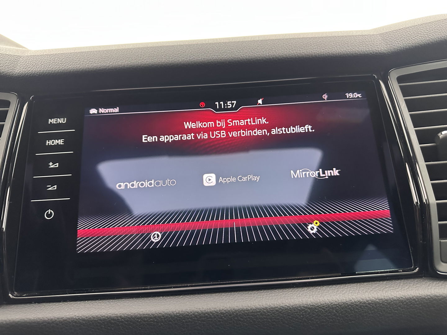 Škoda Kodiaq 1.5 TSI Sportline Business Aut. *PANO | LEATHER-ALCANTARA | FULL-LED | ADAPTIVE-CRUISE | BLIND-SPOT | MEMORY-PACK | CANTON-SOUND | CAMERA | KEYLESS | DIGI-COCKPIT | SPORT/HEATED-SEATS | DAB+ | AMBIENT-LIGHT | CARBON |