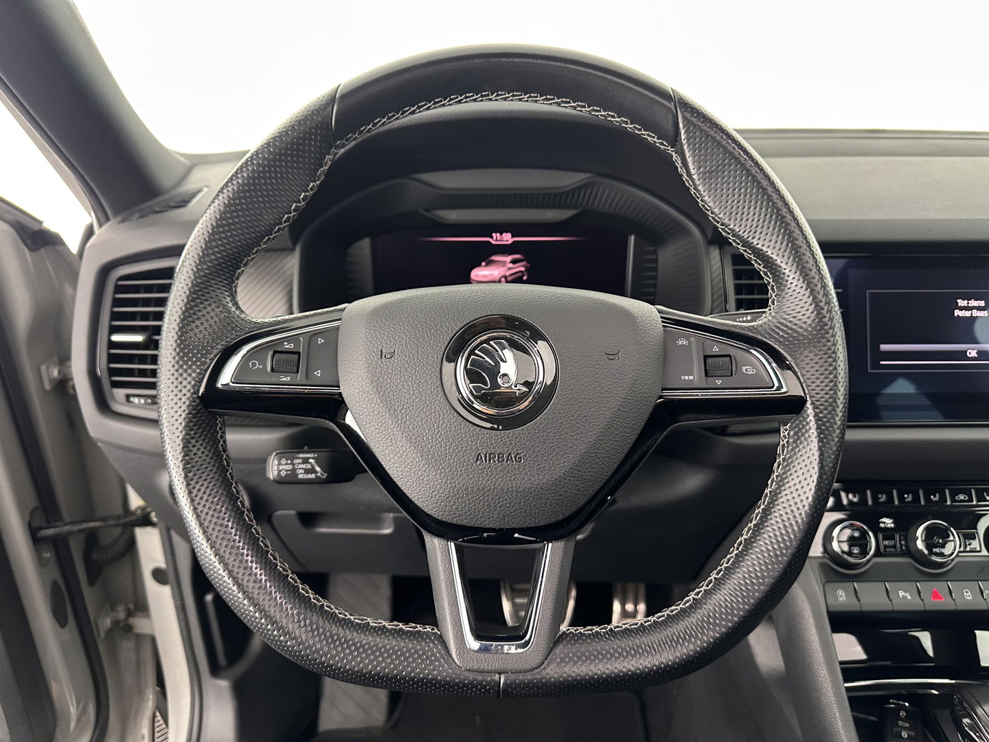 Škoda Kodiaq 1.5 TSI Sportline Business Aut. *PANO | LEATHER-ALCANTARA | FULL-LED | ADAPTIVE-CRUISE | BLIND-SPOT | MEMORY-PACK | CANTON-SOUND | CAMERA | KEYLESS | DIGI-COCKPIT | SPORT/HEATED-SEATS | DAB+ | AMBIENT-LIGHT | CARBON |