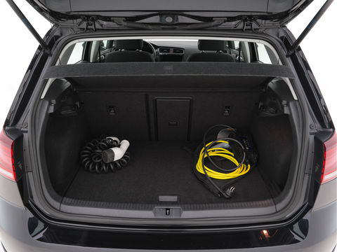 Volkswagen e-Golf E-DITION (INCL.BTW) Aut. *HEAT-PUMP | ADAPTIVE-CRUISE | FULL-LED | DAB+ | NAVI-FULLMAP | CARPLAY | HEATED-COMFORTSEATS | ECC | CCS-FASTLOADER | PARKPILOT | CARPLAY | 17''ALU*