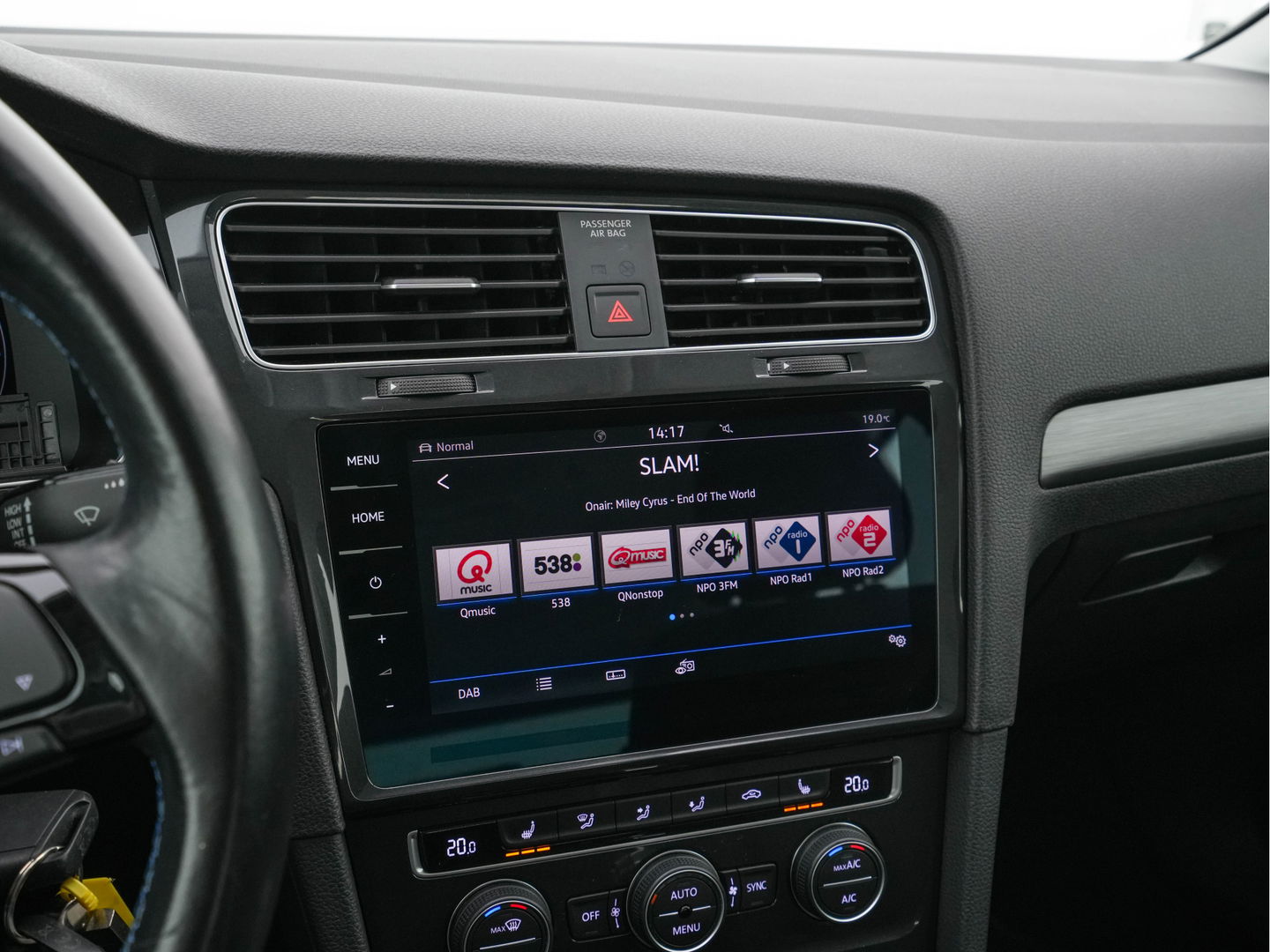 Volkswagen e-Golf E-DITION (INCL.BTW) Aut. *HEAT-PUMP | ADAPTIVE-CRUISE | FULL-LED | DAB+ | NAVI-FULLMAP | CARPLAY | HEATED-COMFORTSEATS | ECC | CCS-FASTLOADER | PARKPILOT | CARPLAY | 17''ALU*