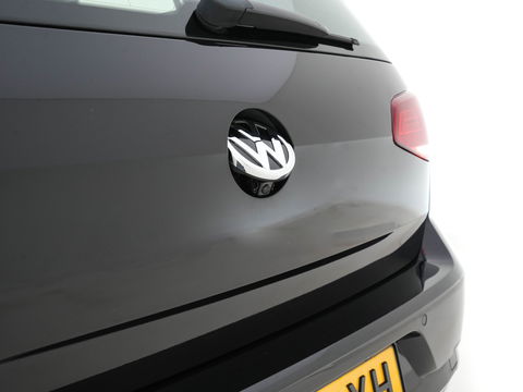 Volkswagen e-Golf E-DITION (INCL.BTW) Aut. *HEAT-PUMP | ADAPTIVE-CRUISE | FULL-LED | DAB+ | NAVI-FULLMAP | CARPLAY | HEATED-COMFORTSEATS | ECC | CCS-FASTLOADER | PARKPILOT | CARPLAY | 17''ALU*