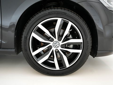 Volkswagen e-Golf E-DITION (INCL.BTW) Aut. *HEAT-PUMP | ADAPTIVE-CRUISE | FULL-LED | DAB+ | NAVI-FULLMAP | CARPLAY | HEATED-COMFORTSEATS | ECC | CCS-FASTLOADER | PARKPILOT | CARPLAY | 17''ALU*