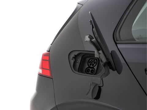 Volkswagen e-Golf E-DITION (INCL.BTW) Aut. *HEAT-PUMP | ADAPTIVE-CRUISE | FULL-LED | DAB+ | NAVI-FULLMAP | CARPLAY | HEATED-COMFORTSEATS | ECC | CCS-FASTLOADER | PARKPILOT | CARPLAY | 17''ALU*