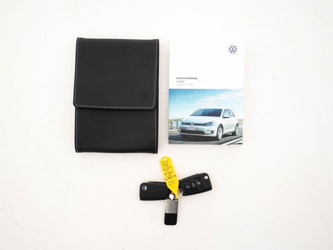 Volkswagen e-Golf E-DITION (INCL.BTW) Aut. *HEAT-PUMP | ADAPTIVE-CRUISE | FULL-LED | DAB+ | NAVI-FULLMAP | CARPLAY | HEATED-COMFORTSEATS | ECC | CCS-FASTLOADER | PARKPILOT | CARPLAY | 17''ALU*
