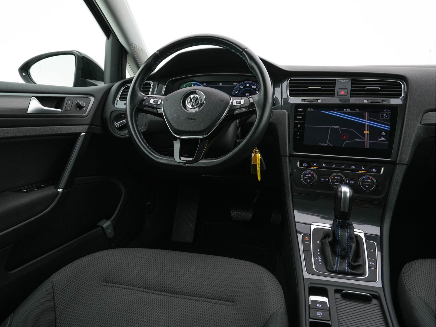 Volkswagen e-Golf E-DITION (INCL.BTW) Aut. *HEAT-PUMP | ADAPTIVE-CRUISE | FULL-LED | DAB+ | NAVI-FULLMAP | CARPLAY | HEATED-COMFORTSEATS | ECC | CCS-FASTLOADER | PARKPILOT | CARPLAY | 17''ALU*
