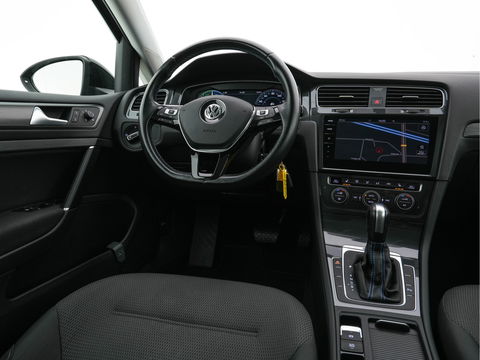 Volkswagen e-Golf E-DITION (INCL.BTW) Aut. *HEAT-PUMP | ADAPTIVE-CRUISE | FULL-LED | DAB+ | NAVI-FULLMAP | CARPLAY | HEATED-COMFORTSEATS | ECC | CCS-FASTLOADER | PARKPILOT | CARPLAY | 17''ALU*