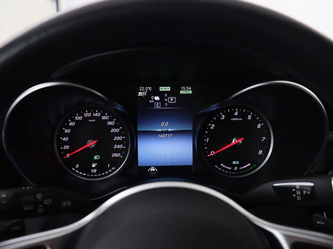 Mercedes-Benz C-Klasse 300e Avantgarde | Trekhaak | Adaptive cruise | Leder | Stoelverwarming | Carplay | Park Assist | Camera | Navigatie | Full LED