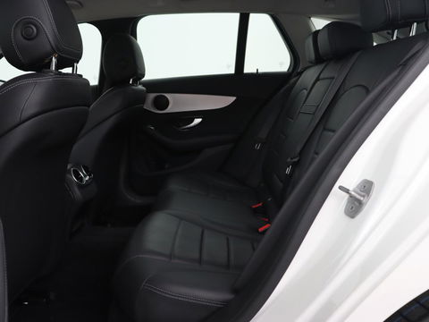 Mercedes-Benz C-Klasse 300e Avantgarde | Trekhaak | Adaptive cruise | Leder | Stoelverwarming | Carplay | Park Assist | Camera | Navigatie | Full LED