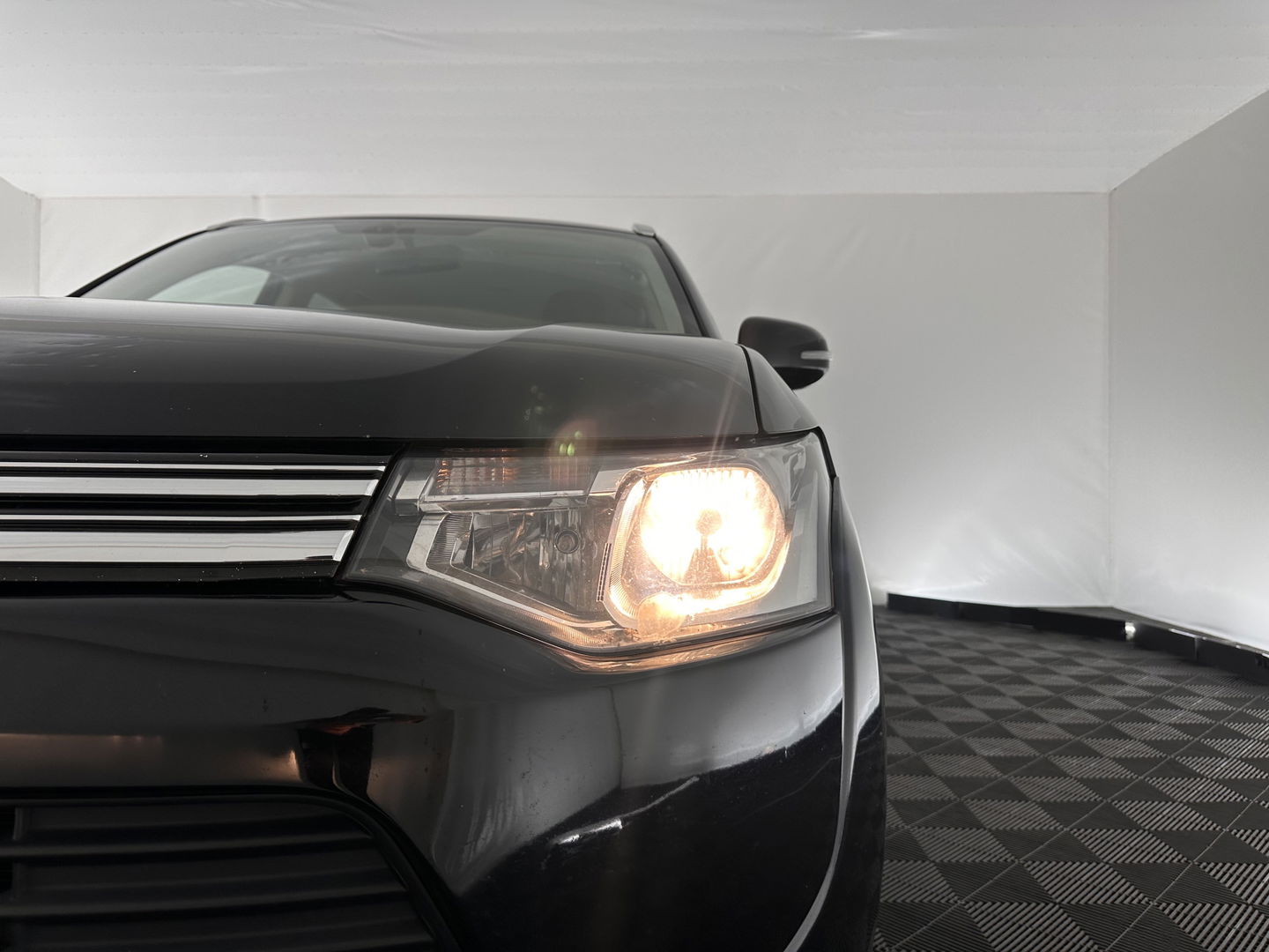 Mitsubishi Outlander 2.0 PHEV Business Edition X-Line AWD Aut. *LEATHER-FABRIC | NAVI-FULLMAP | KEYLESS | CAMERA | COMFORT-SEATS | ECC | PDC | CRUISE | PRIVACY-GLASS | SHIFT-PADDLES |  TOWBAR | 18''ALU*