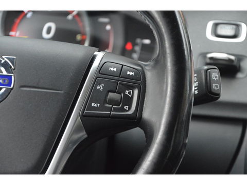 Volvo V60 2.4 D5 Twin Engine Special Edition | Stuur + Stoel Verwarmd | Trekhaak | Bluetooth | Cruise Control | Leer |