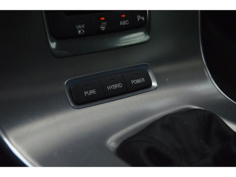 Volvo V60 2.4 D5 Twin Engine Special Edition | Stuur + Stoel Verwarmd | Trekhaak | Bluetooth | Cruise Control | Leer |