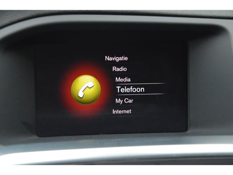 Volvo V60 2.4 D5 Twin Engine Special Edition | Stuur + Stoel Verwarmd | Trekhaak | Bluetooth | Cruise Control | Leer |