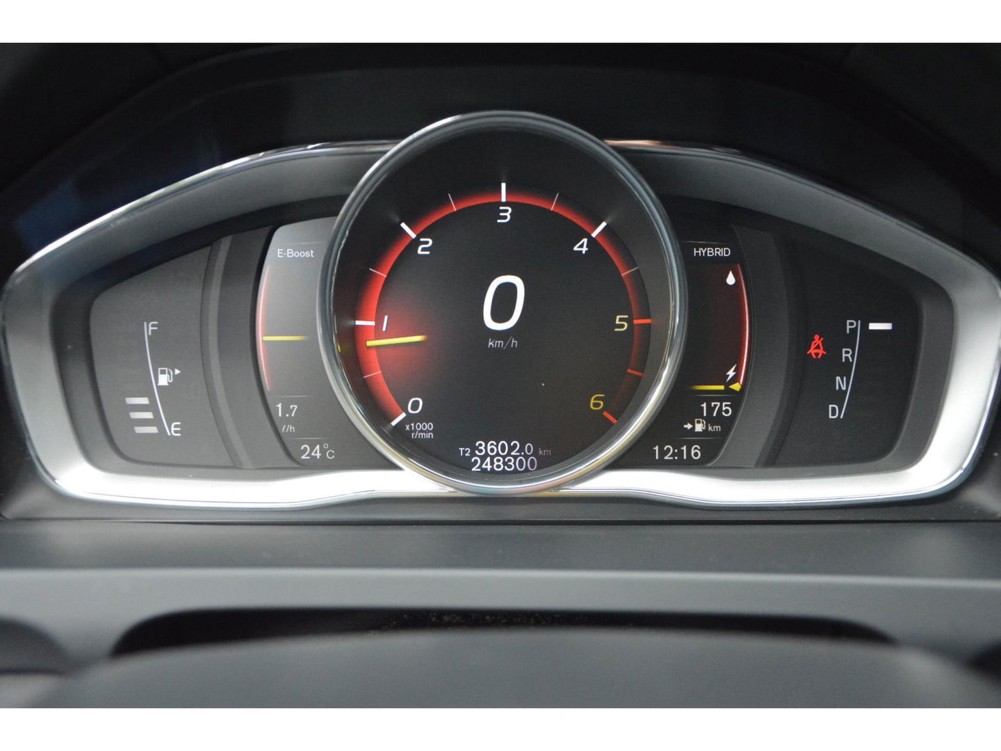 Volvo V60 2.4 D5 Twin Engine Special Edition | Stuur + Stoel Verwarmd | Trekhaak | Bluetooth | Cruise Control | Leer |