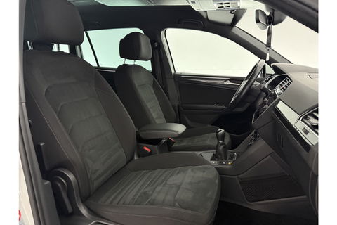 Volkswagen Tiguan 1.4 TSI R-line Virtual ACC LED Carplay Clima Navigatie Parkeersensoren 19"LMV