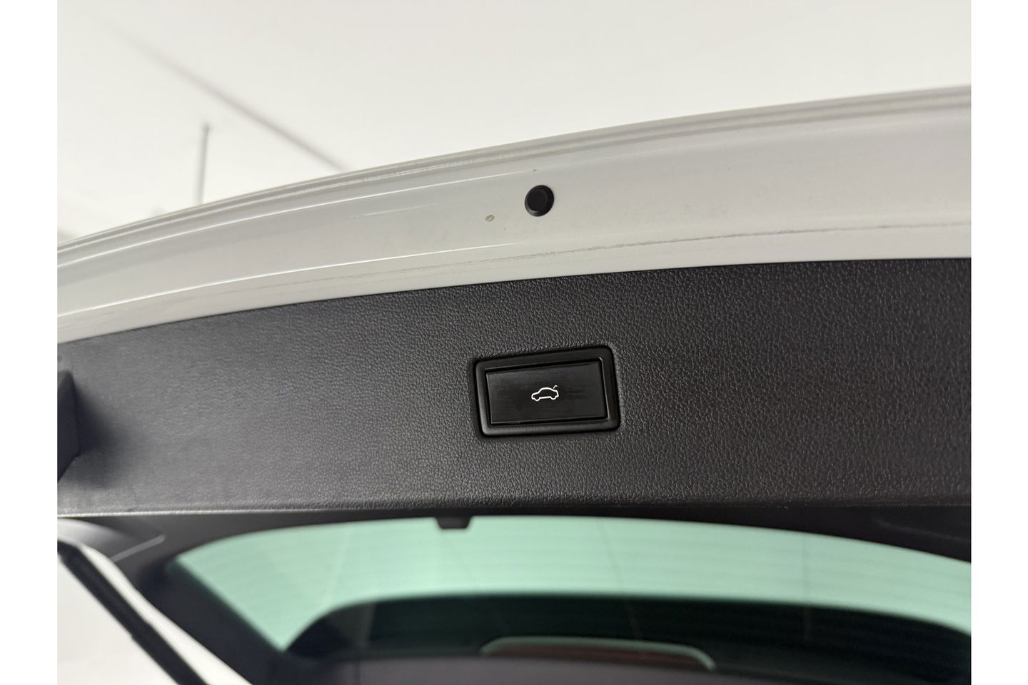 Volkswagen Tiguan 1.4 TSI R-line Virtual ACC LED Carplay Clima Navigatie Parkeersensoren 19"LMV