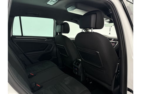 Volkswagen Tiguan 1.4 TSI R-line Virtual ACC LED Carplay Clima Navigatie Parkeersensoren 19"LMV
