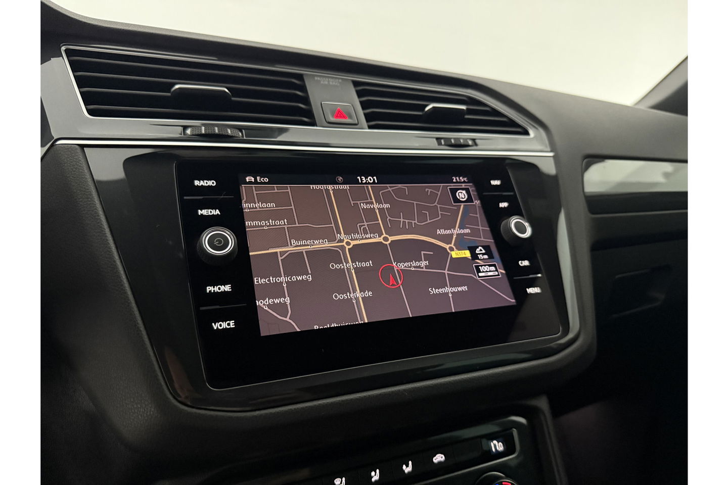 Volkswagen Tiguan 1.4 TSI R-line Virtual ACC LED Carplay Clima Navigatie Parkeersensoren 19"LMV
