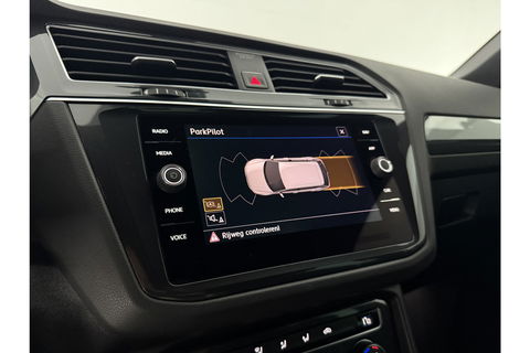 Volkswagen Tiguan 1.4 TSI R-line Virtual ACC LED Carplay Clima Navigatie Parkeersensoren 19"LMV