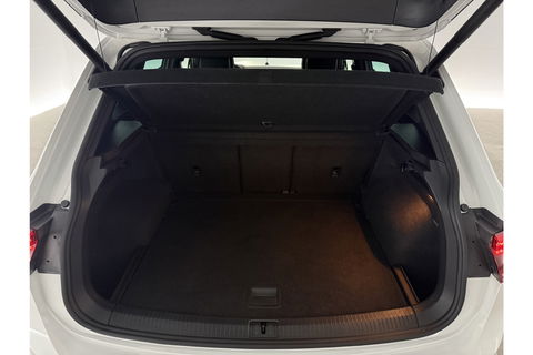 Volkswagen Tiguan 1.4 TSI R-line Virtual ACC LED Carplay Clima Navigatie Parkeersensoren 19"LMV