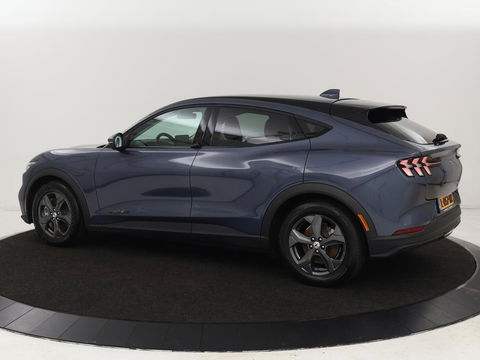 Ford Mustang Mach-E Extended RWD 98 kWh | Leder | Stoelverwarming | Adaptive cruise | Camera | Carplay | Keyless | Stuurverwarming