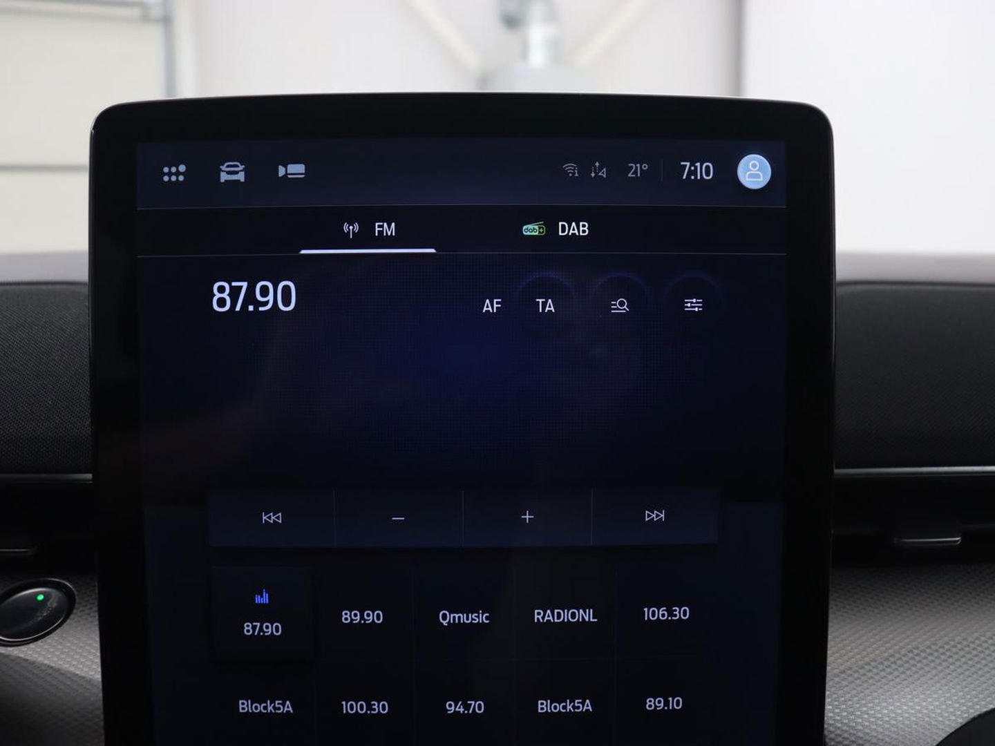 Ford Mustang Mach-E Extended RWD 98 kWh | Leder | Stoelverwarming | Adaptive cruise | Camera | Carplay | Keyless | Stuurverwarming