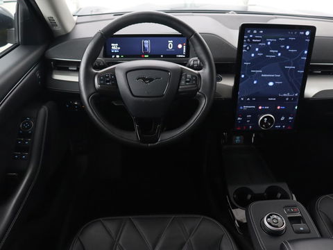 Ford Mustang Mach-E Extended RWD 98 kWh | Leder | Stoelverwarming | Adaptive cruise | Camera | Carplay | Keyless | Stuurverwarming