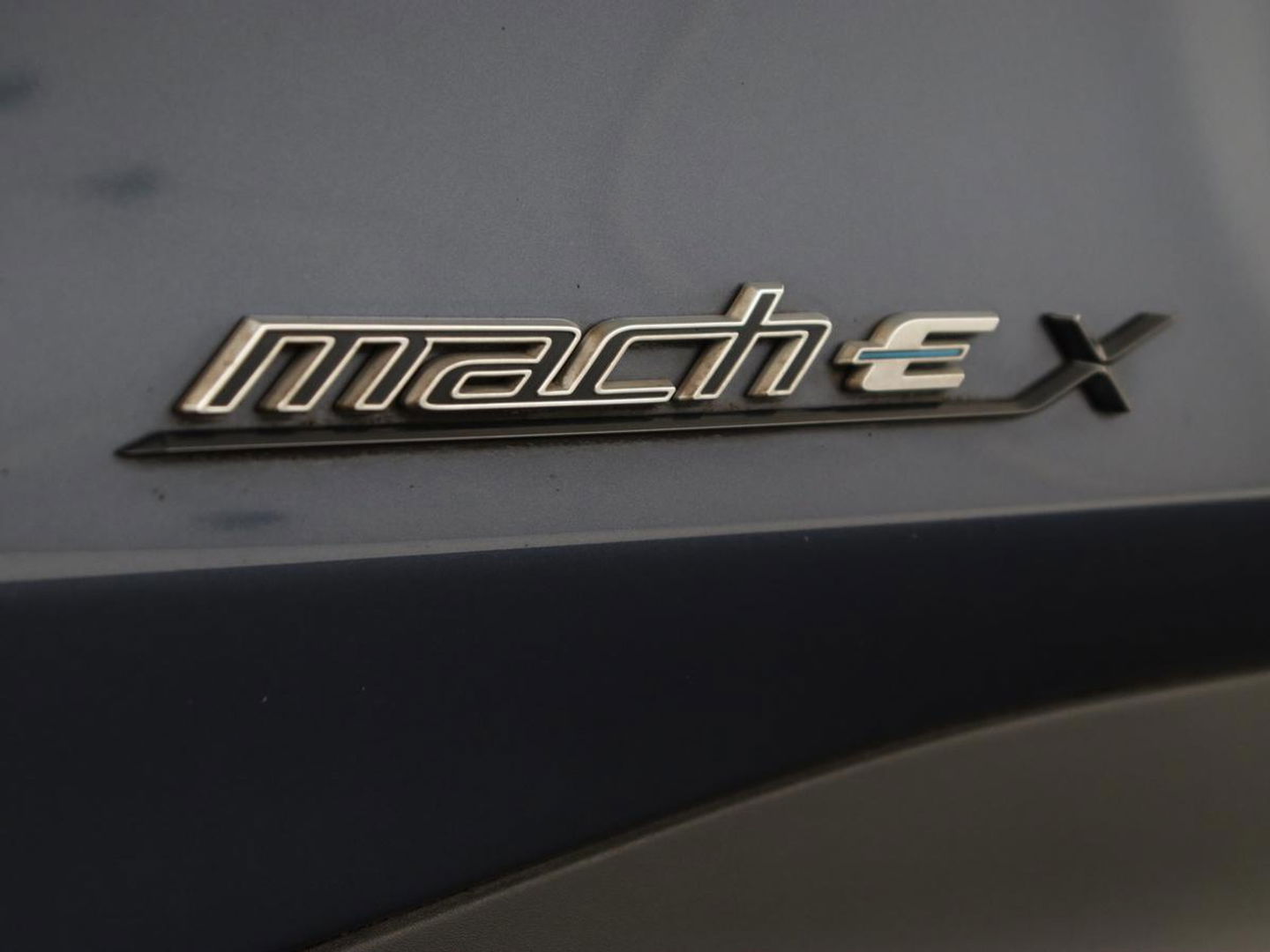 Ford Mustang Mach-E Extended RWD 98 kWh | Leder | Stoelverwarming | Adaptive cruise | Camera | Carplay | Keyless | Stuurverwarming