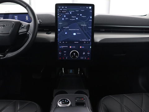 Ford Mustang Mach-E Extended RWD 98 kWh | Leder | Stoelverwarming | Adaptive cruise | Camera | Carplay | Keyless | Stuurverwarming