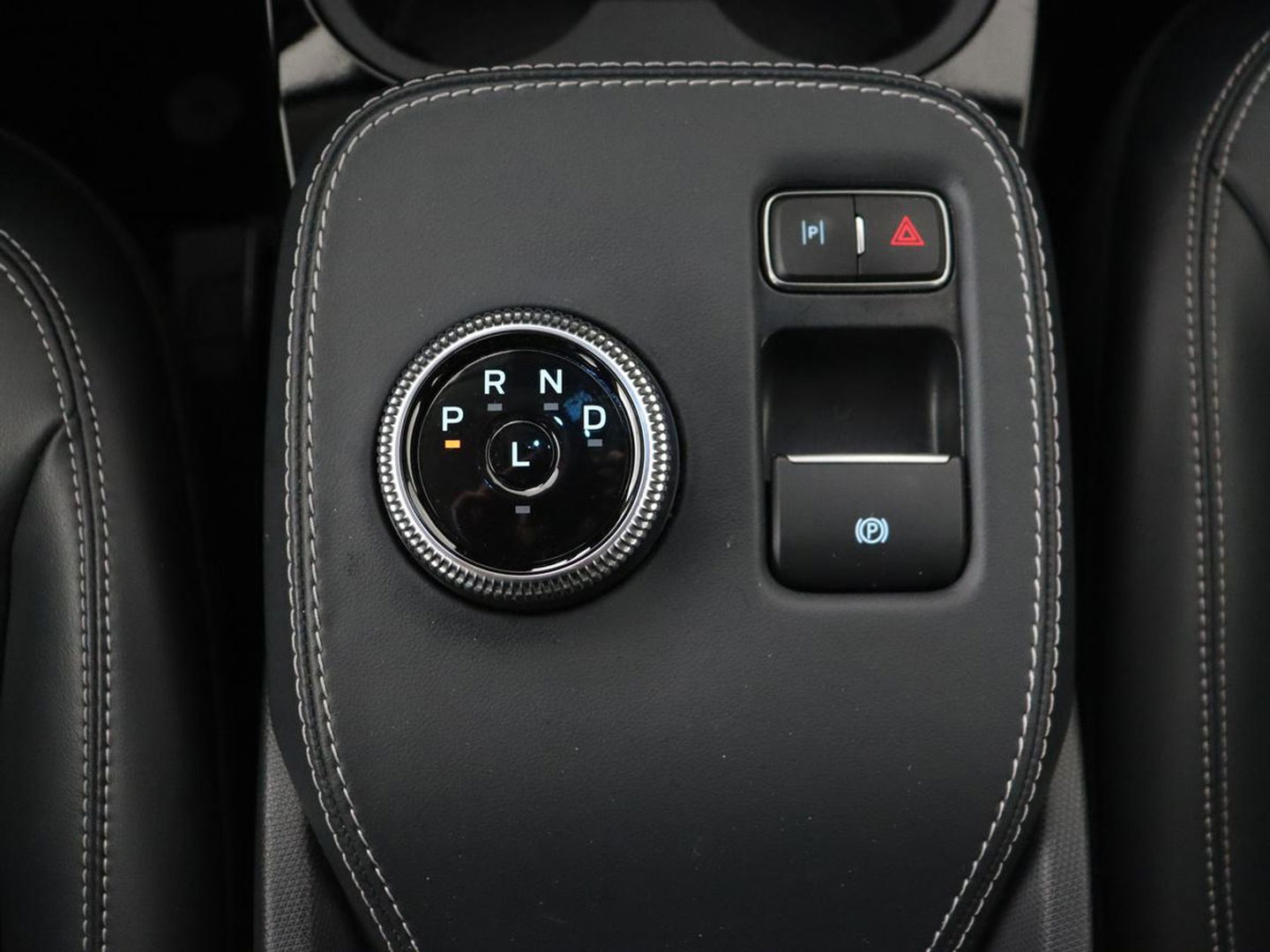 Ford Mustang Mach-E Extended RWD 98 kWh | Leder | Stoelverwarming | Adaptive cruise | Camera | Carplay | Keyless | Stuurverwarming