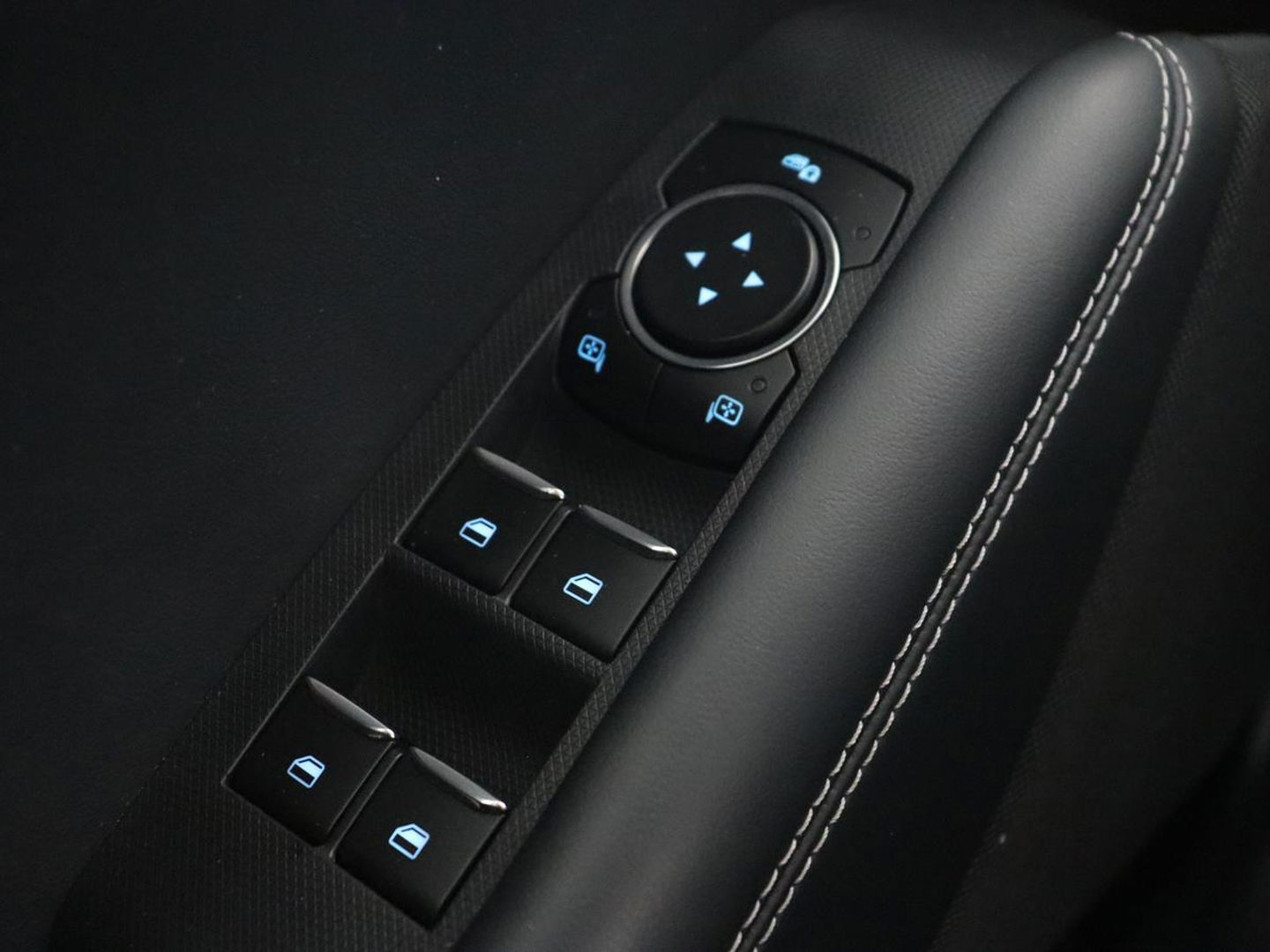 Ford Mustang Mach-E Extended RWD 98 kWh | Leder | Stoelverwarming | Adaptive cruise | Camera | Carplay | Keyless | Stuurverwarming