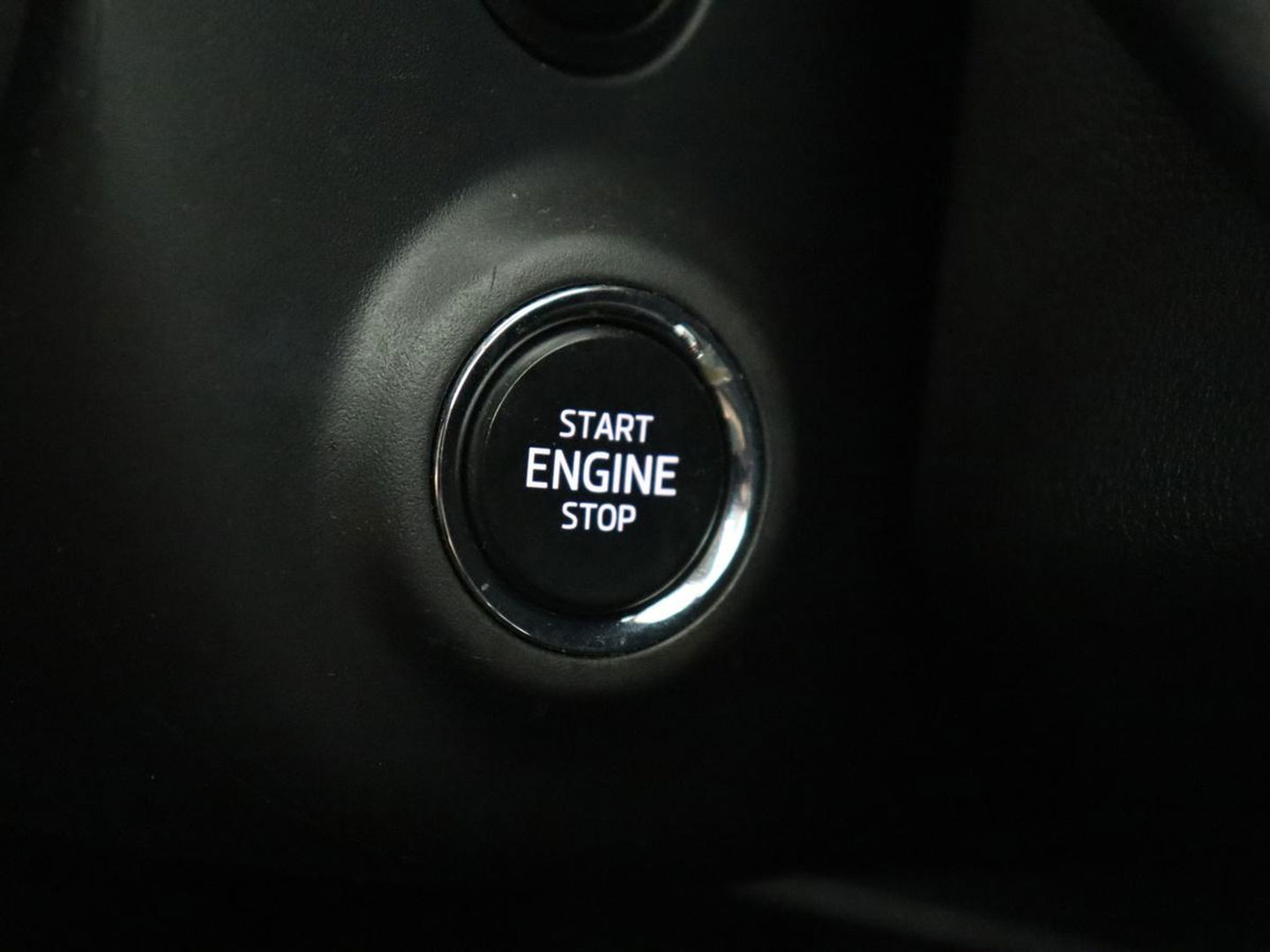 Škoda Octavia 1.0 e-TSI Business Edition | Stoelverwarming | Trekhaak | Head-Up | Memory | Camera | Carplay | Sfeerverlichting | Navigatie | Side Assist | Virtual Cockpit