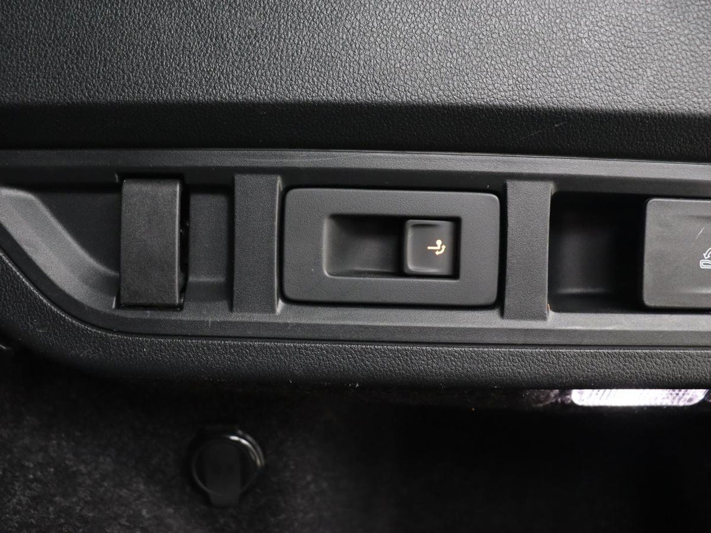 Škoda Octavia 1.0 e-TSI Business Edition | Stoelverwarming | Trekhaak | Head-Up | Memory | Camera | Carplay | Sfeerverlichting | Navigatie | Side Assist | Virtual Cockpit