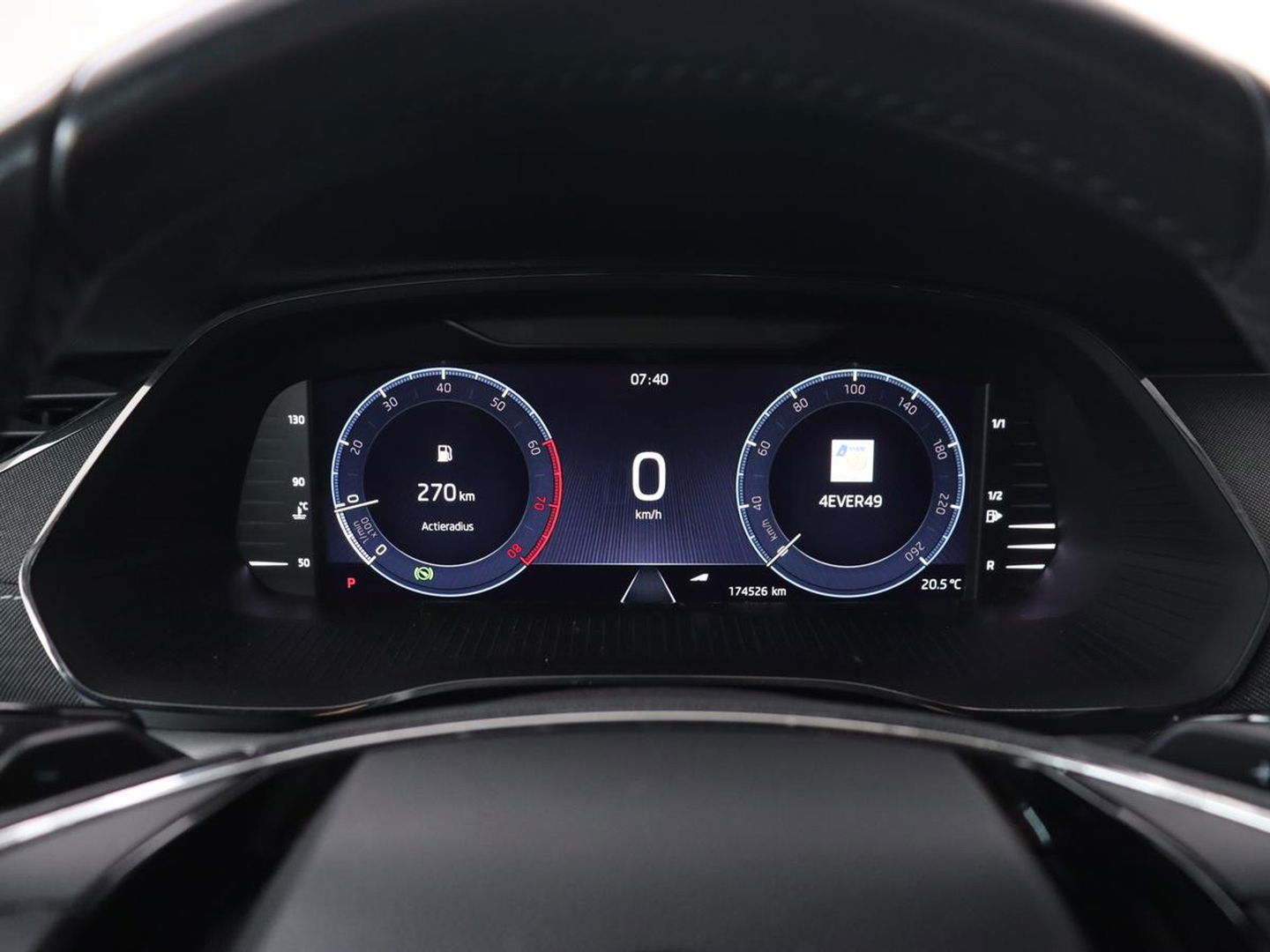 Škoda Octavia 1.0 e-TSI Business Edition | Stoelverwarming | Trekhaak | Head-Up | Memory | Camera | Carplay | Sfeerverlichting | Navigatie | Side Assist | Virtual Cockpit