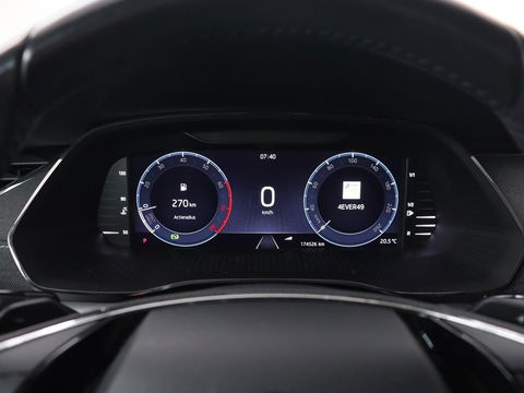 Škoda Octavia 1.0 e-TSI Business Edition | Stoelverwarming | Trekhaak | Head-Up | Memory | Camera | Carplay | Sfeerverlichting | Navigatie | Side Assist | Virtual Cockpit