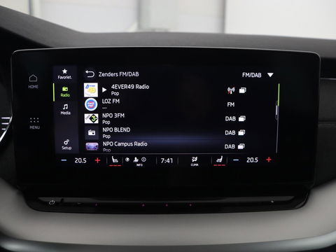 Škoda Octavia 1.0 e-TSI Business Edition | Stoelverwarming | Trekhaak | Head-Up | Memory | Camera | Carplay | Sfeerverlichting | Navigatie | Side Assist | Virtual Cockpit