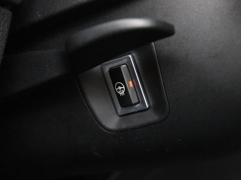 BMW 1-serie M140i High Executive | 2e eigenaar | Schuifdak | Leder | Harman/Kardon | Stoel & stuurverwarming | Camera | Carplay | Full LED | Navigatie