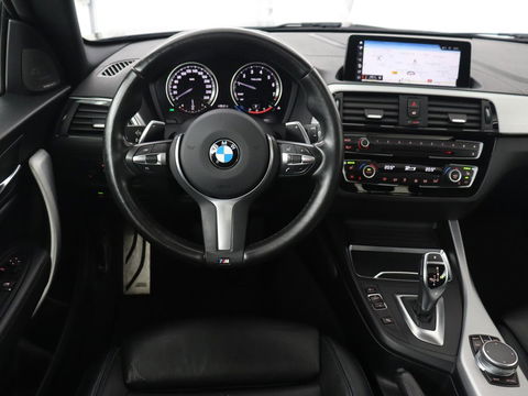 BMW 1-serie M140i High Executive | 2e eigenaar | Schuifdak | Leder | Harman/Kardon | Stoel & stuurverwarming | Camera | Carplay | Full LED | Navigatie