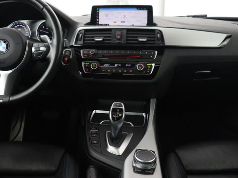 BMW 1-serie M140i High Executive | 2e eigenaar | Schuifdak | Leder | Harman/Kardon | Stoel & stuurverwarming | Camera | Carplay | Full LED | Navigatie