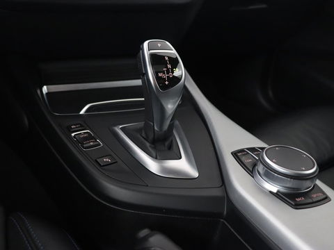 BMW 1-serie M140i High Executive | 2e eigenaar | Schuifdak | Leder | Harman/Kardon | Stoel & stuurverwarming | Camera | Carplay | Full LED | Navigatie