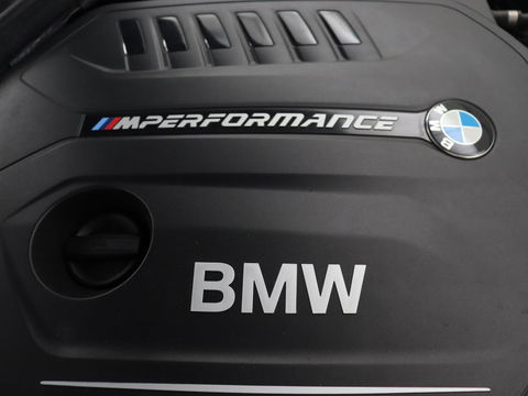 BMW 1-serie M140i High Executive | 2e eigenaar | Schuifdak | Leder | Harman/Kardon | Stoel & stuurverwarming | Camera | Carplay | Full LED | Navigatie
