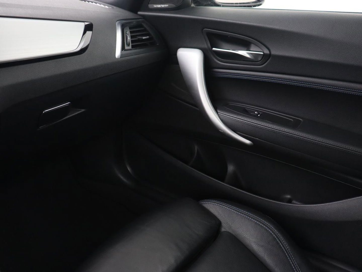 BMW 1-serie M140i High Executive | 2e eigenaar | Schuifdak | Leder | Harman/Kardon | Stoel & stuurverwarming | Camera | Carplay | Full LED | Navigatie