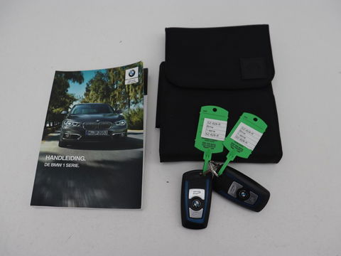 BMW 1-serie M140i High Executive | 2e eigenaar | Schuifdak | Leder | Harman/Kardon | Stoel & stuurverwarming | Camera | Carplay | Full LED | Navigatie