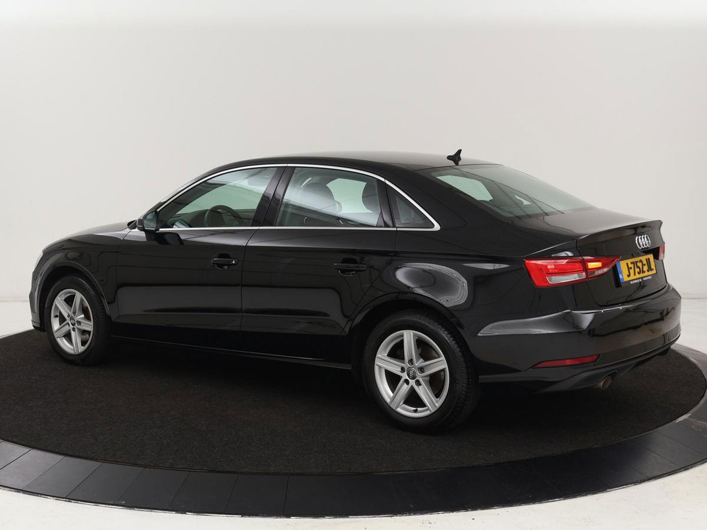 Audi A3 30 TFSI Pro Line | Xenon | Navigatie | DAB | Cruise control | Airco | Bluetooth