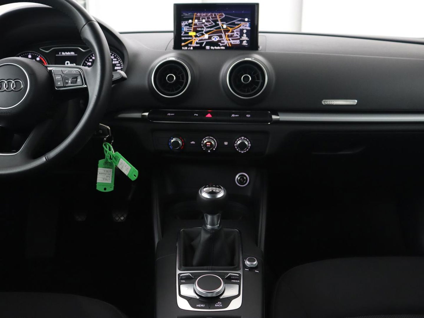 Audi A3 30 TFSI Pro Line | Xenon | Navigatie | DAB | Cruise control | Airco | Bluetooth