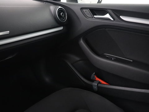 Audi A3 30 TFSI Pro Line | Xenon | Navigatie | DAB | Cruise control | Airco | Bluetooth