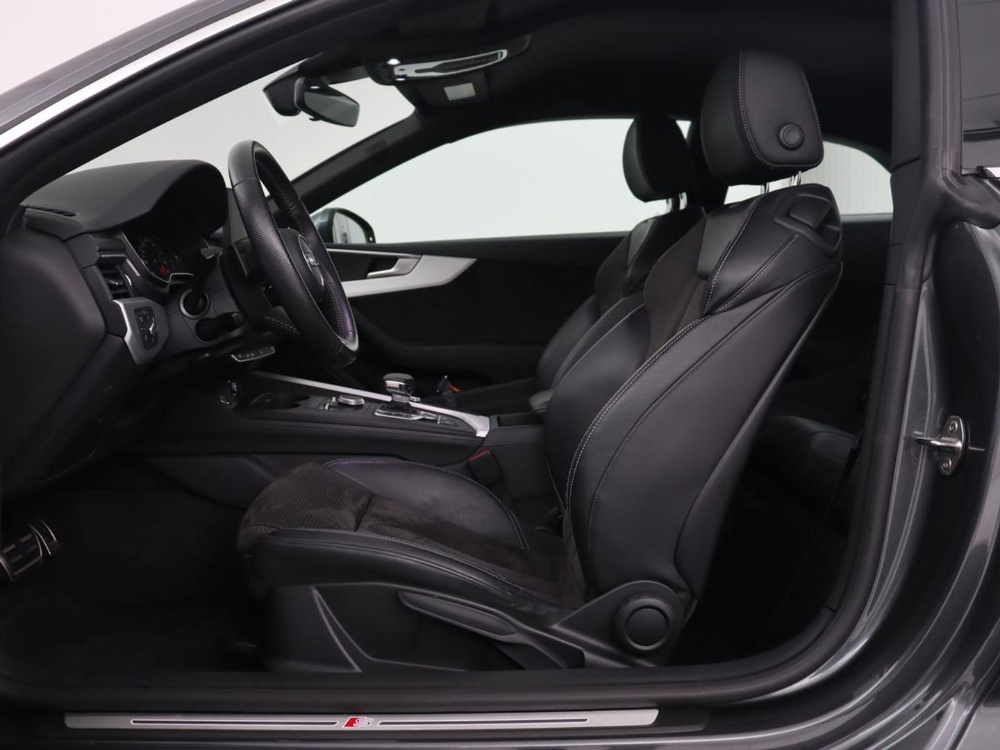 Audi A5 Coupé 2.0 TFSI MHEV S-Line | Bang & Olufsen | Stoelverwarming | Leder/Alcantara | Navigatie | Full LED | Sportstoelen | Parkeerhulp