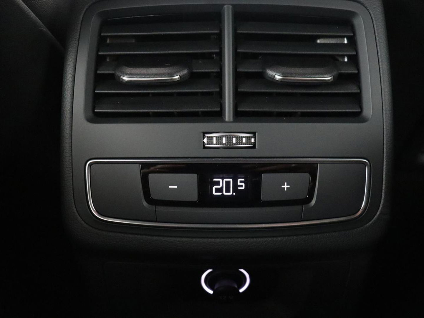 Audi A5 Coupé 2.0 TFSI MHEV S-Line | Bang & Olufsen | Stoelverwarming | Leder/Alcantara | Navigatie | Full LED | Sportstoelen | Parkeerhulp