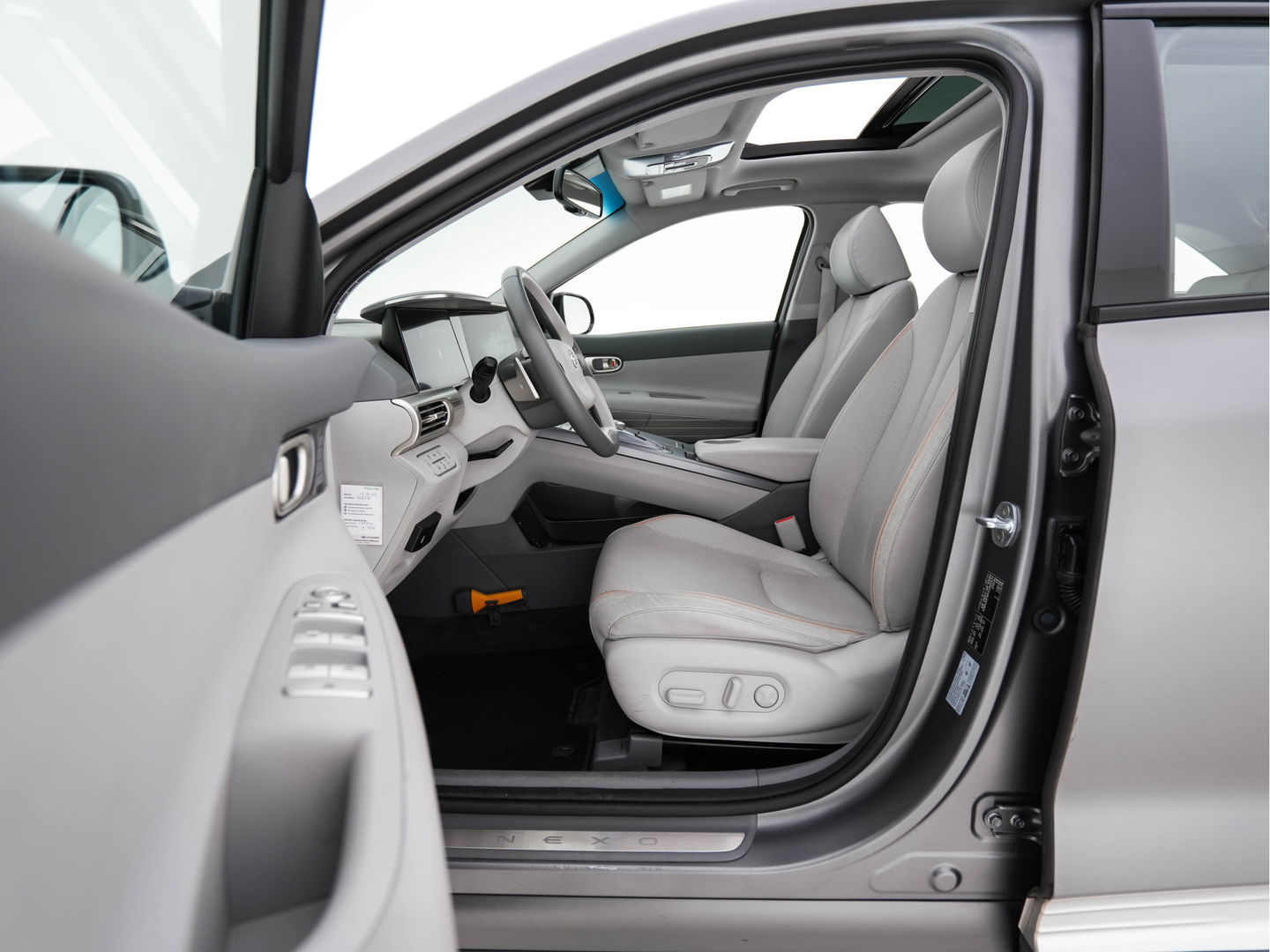 Hyundai NEXO FCEV Plus Pack [ HYDROGENIUM ] (INCL-BTW) Aut. *PANO | LUXURY-LEATHER | NAVI-FULLMAP | ADAPTIVE-CRUISE |  FULL-LED | KEYLESS | DAB |  KRELL-AUDIO | DIGI-WIDESCREEN-COCKPIT | SURROUND-VIEW | SHIFT-PADDLES | COMFORT-SEATS |
